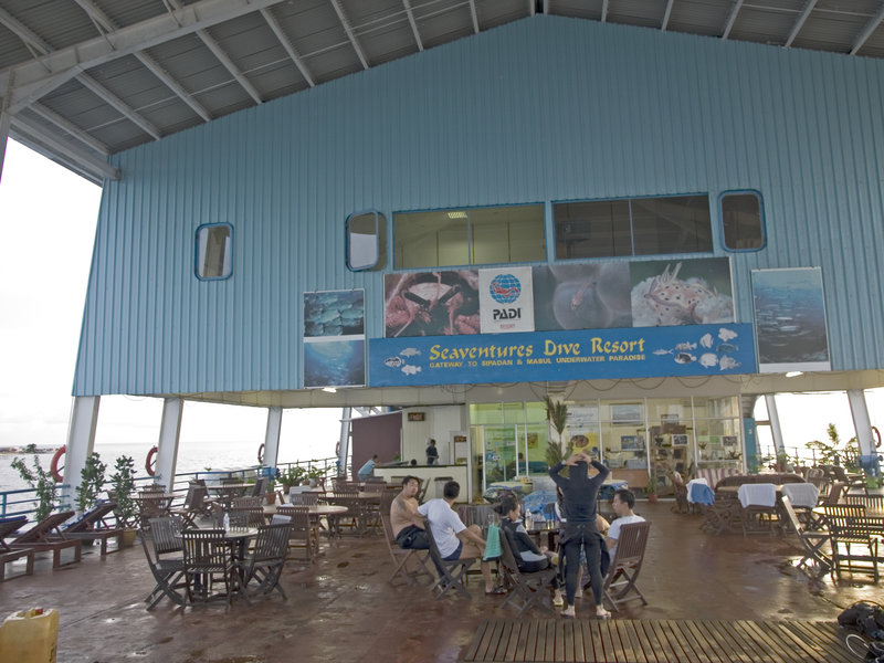 Pulau Mabul, Seaventures Dive Rig